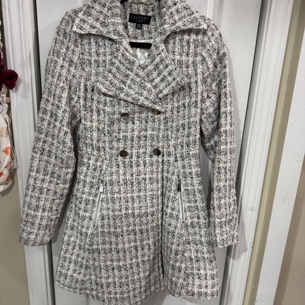 NWOT Laundry By Shelli Segal women skirted coat size small